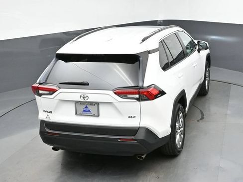 Used 2020 Toyota RAV4 XLE Premium FWD image 40