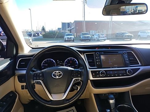 Used 2018 Toyota Highlander Plus image 26