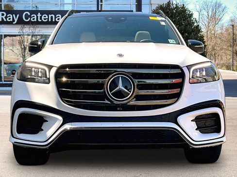 Used 2025 Mercedes-Benz GLS 450 4MATIC image 3