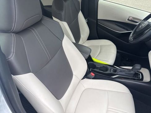 Used 2022 Toyota Corolla LE w/ Premium Interior Package FWD image 16