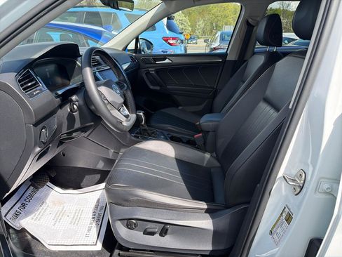 Used 2022 Volkswagen Tiguan SE AWD/4WD image 19