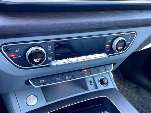 Used 2022 Audi Q5 2.0T Premium image 31