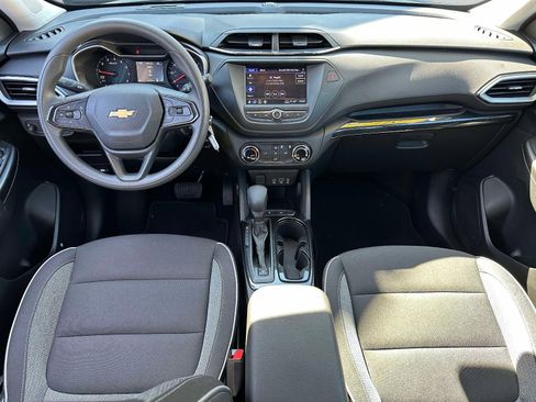 Used 2023 Chevrolet TrailBlazer LS FWD image 12