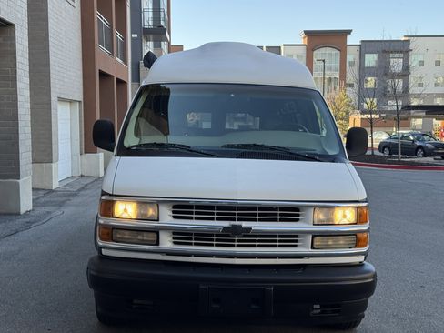 Used 1999 Chevrolet Express 1500 w/ Convenience Pkg image 9