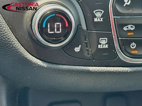 Used 2018 Chevrolet Equinox LT w/ Sun & Infotainment Package FWD image 26