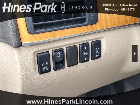 Used 2013 Nissan Armada Platinum w/ Platinum Reserve Pkg image 15