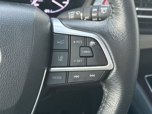 Certified 2023 Toyota Sienna XLE image 31