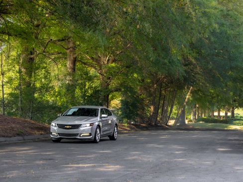 Used 2018 Chevrolet Impala Premier FWD image 37