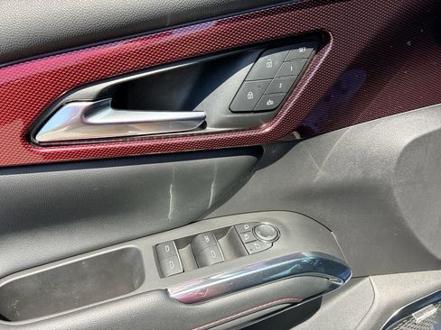 Used 2025 Chevrolet Traverse RS image 23