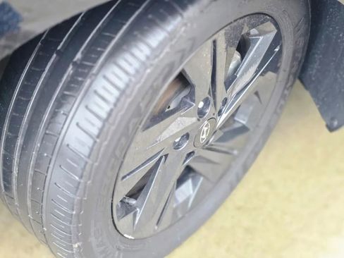 Used 2023 Hyundai Elantra SEL w/ Cargo Package image 17