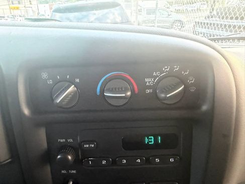Used 2001 Chevrolet Express 2500 Passenger RWD image 16