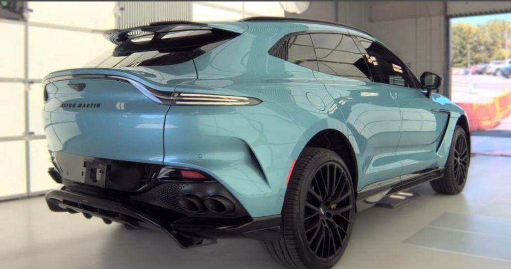 Used 2023 Aston Martin DBX 707 AWD/4WD image 2