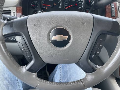 Used 2010 Chevrolet Suburban LT AWD/4WD image 16