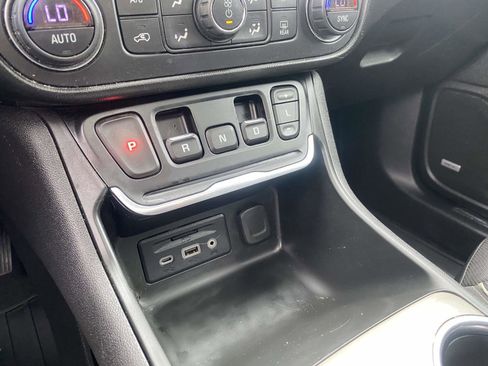 Used 2018 GMC Terrain Denali w/ Driver Alert Package II image 28