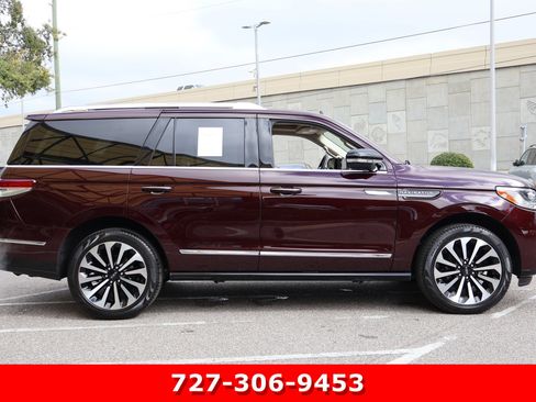 Used 2024 Lincoln Navigator Reserve image 10