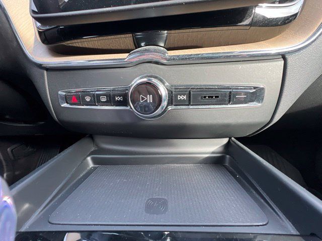 Used 2026 Volvo XC60 B5 Plus AWD/4WD image 23