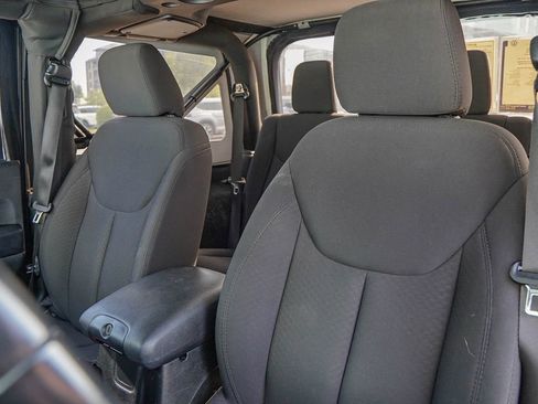 Used 2018 Jeep Wrangler Sport image 17