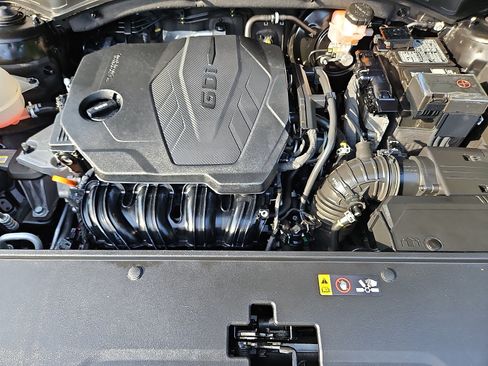 Used 2023 Kia Sorento LX FWD image 26