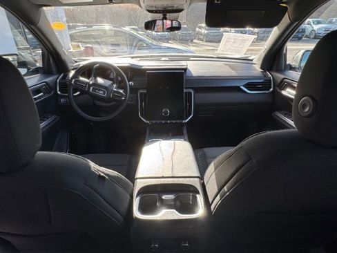 Used 2025 GMC Acadia Elevation image 18