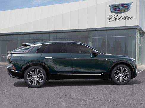 Used 2026 Cadillac Lyriq Luxury w/ LPO, Floor Liner Package RWD image 6