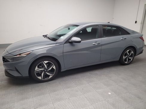 Used 2023 Hyundai Elantra SEL w/ Convenience Package image 2