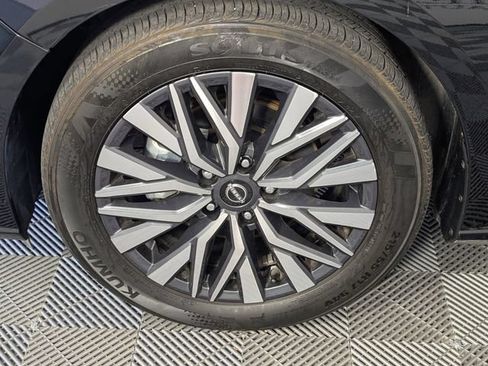 Used 2024 Nissan Altima 2.5 SV FWD image 8