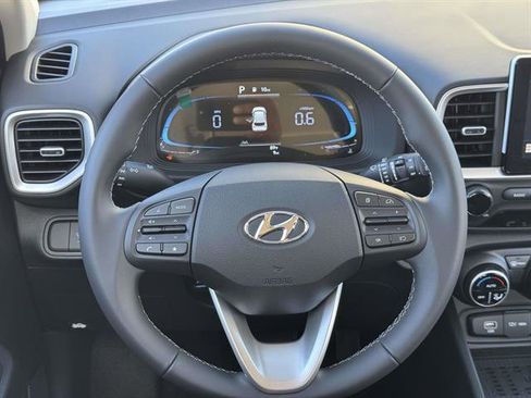 New 2026 Hyundai Venue SEL FWD image 9