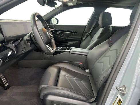 Used 2024 BMW 530i xDrive w/ M Sport Package image 9