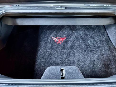 Used 2004 Chevrolet Corvette Convertible w/ Preferred Equipment Group image 29