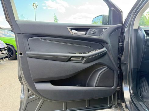 Used 2019 Ford Edge Titanium AWD/4WD image 10