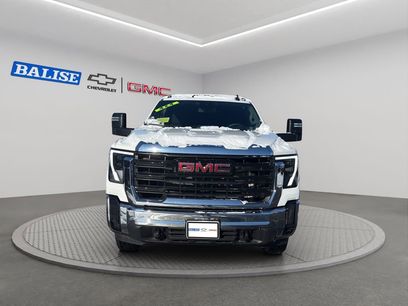 New 2025 GMC Sierra 3500 Pro w/ Convenience Package