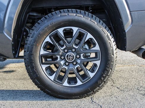 Used 2024 Toyota Tundra Limited image 8