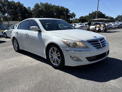 Used 2013 Hyundai Genesis 3.8 w/ Premium Pkg RWD image 8