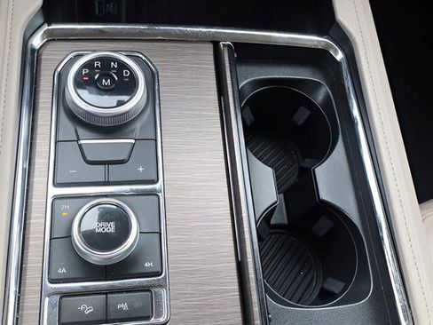 Used 2024 Ford Expedition Limited AWD/4WD image 13