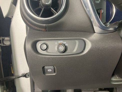 Used 2021 Chevrolet Blazer Premier w/ Driver Confidence II Package image 8