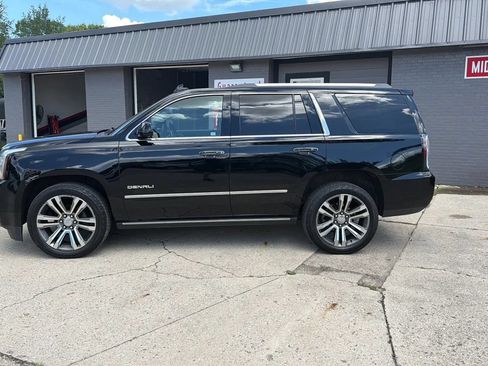 Used 2017 GMC Yukon Denali w/ Open Road Package AWD/4WD image 3