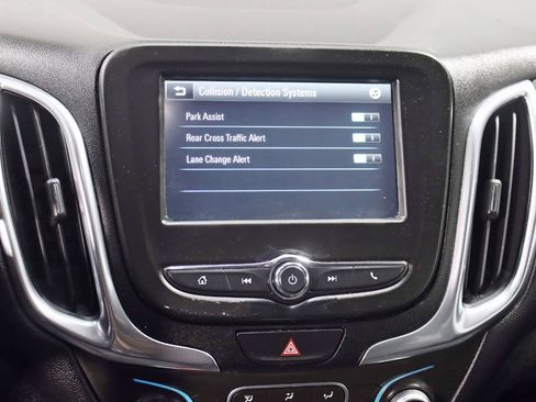 Used 2018 Chevrolet Equinox LT image 21