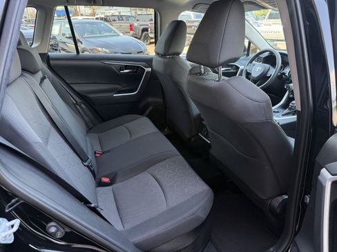 Certified 2021 Toyota RAV4 XLE w/ Carpet Mat Package (TMS) AWD/4WD image 24
