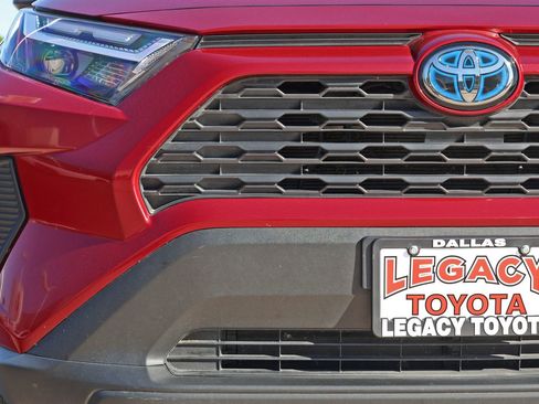 Used 2024 Toyota RAV4 XLE w/ Convenience Package image 11