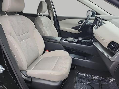 Used 2025 Nissan Rogue SV image 33