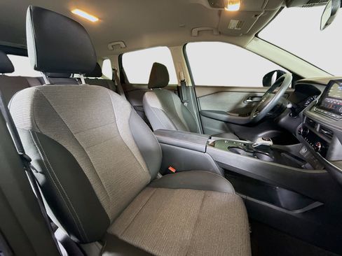 Used 2023 Nissan Rogue SV image 29