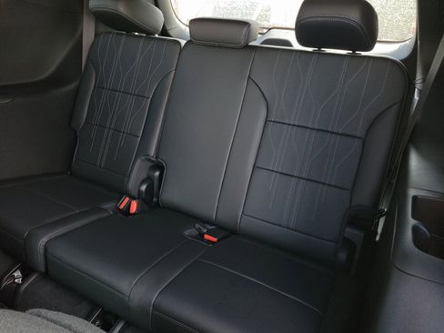New 2026 Buick Enclave Avenir w/ Super Cruise Package FWD image 8