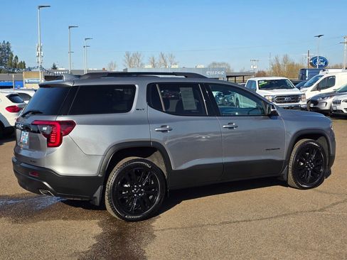 Used 2023 GMC Acadia SLT w/ Elevation Edition image 37