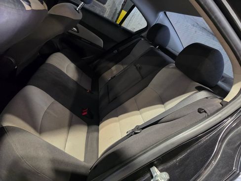 Used 2014 Chevrolet Cruze LS FWD image 7