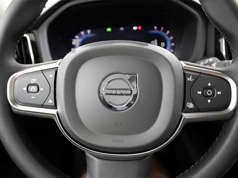 Certified 2025 Volvo XC60 B5 Core w/ Protection Package Premier image 17