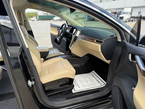 Used 2016 Tesla Model X 75D image 28