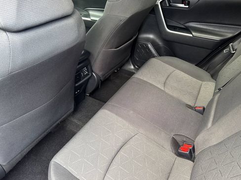 Certified 2021 Toyota RAV4 XLE w/ Convenience Package AWD/4WD image 11