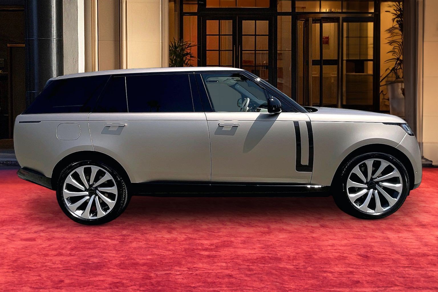 New 2026 Land Rover Range Rover Long Wheelbase SE AWD/4WD image 6