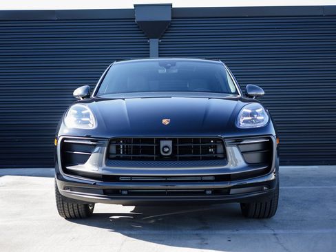 Certified 2026 Porsche Macan Turbo AWD/4WD image 10