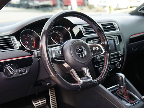 Used 2016 Volkswagen Jetta GLI SE image 13